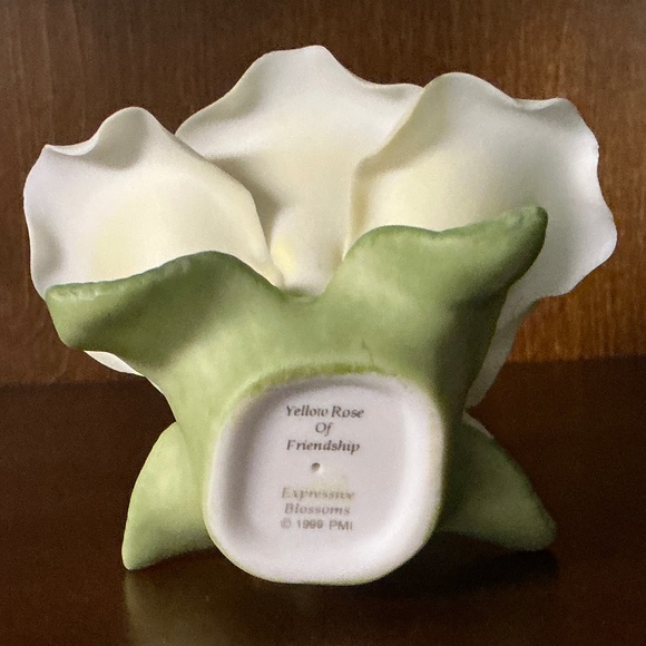 Precious Moments Yellow Rose of Friendship Expressive Blossoms 1999 PMI - Picture 6 of 7
